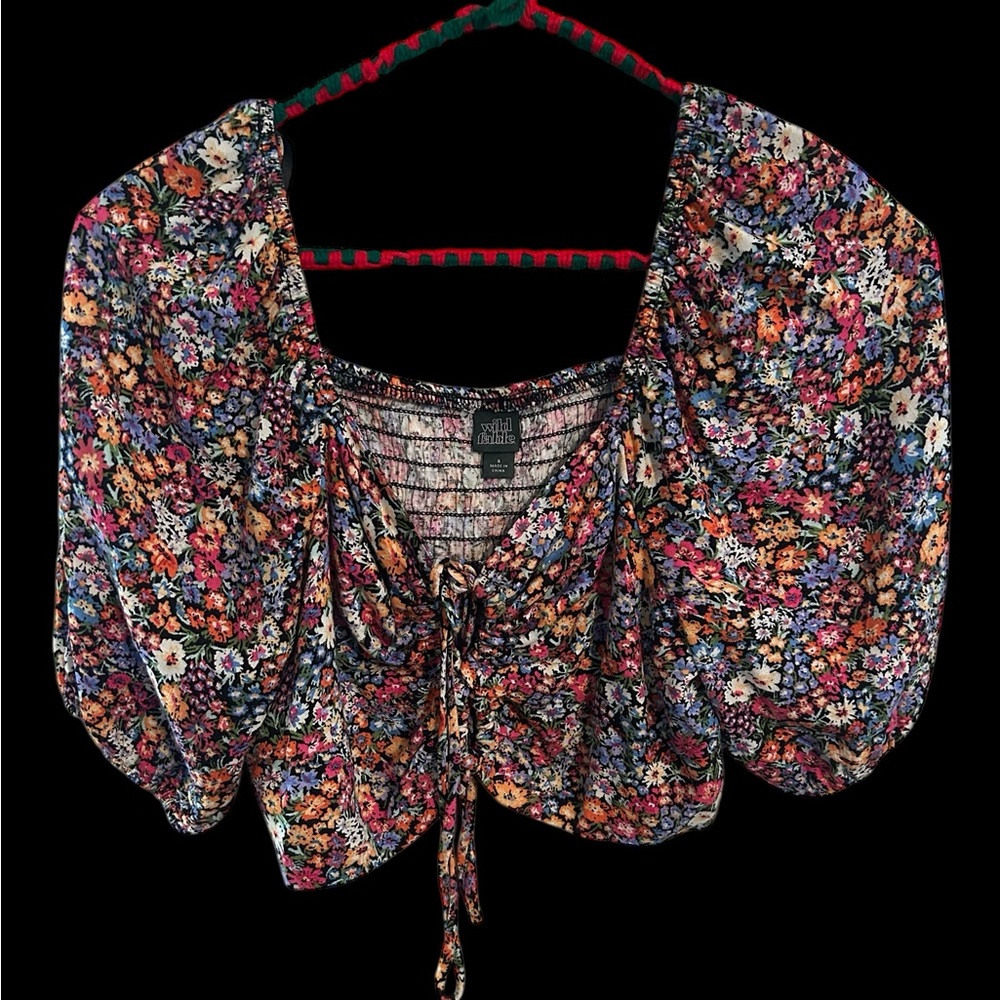 Women’s Wild Fable Multi-color Floral Crop Top, Size Small.